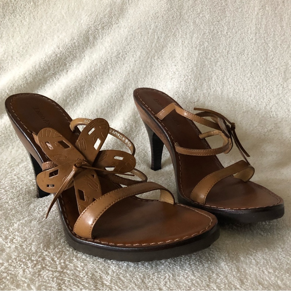 Enzo Angiolini Wooden heeled Tan strappy sandals